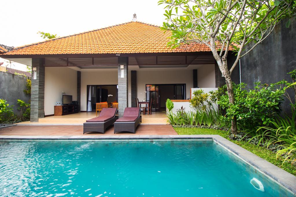 Transera Kirana Villas Seminyak Exterior photo