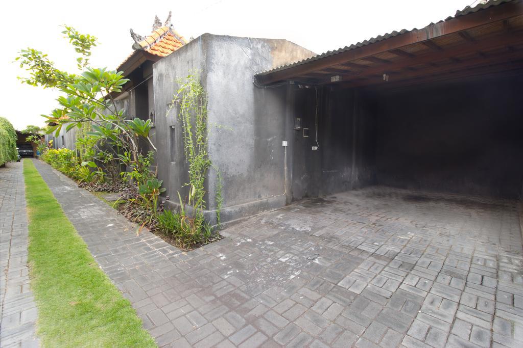 Transera Kirana Villas Seminyak Exterior photo