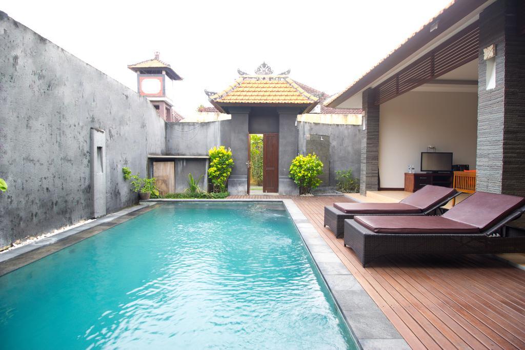 Transera Kirana Villas Seminyak Exterior photo