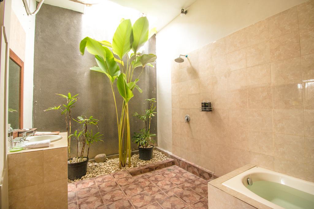 Transera Kirana Villas Seminyak Exterior photo